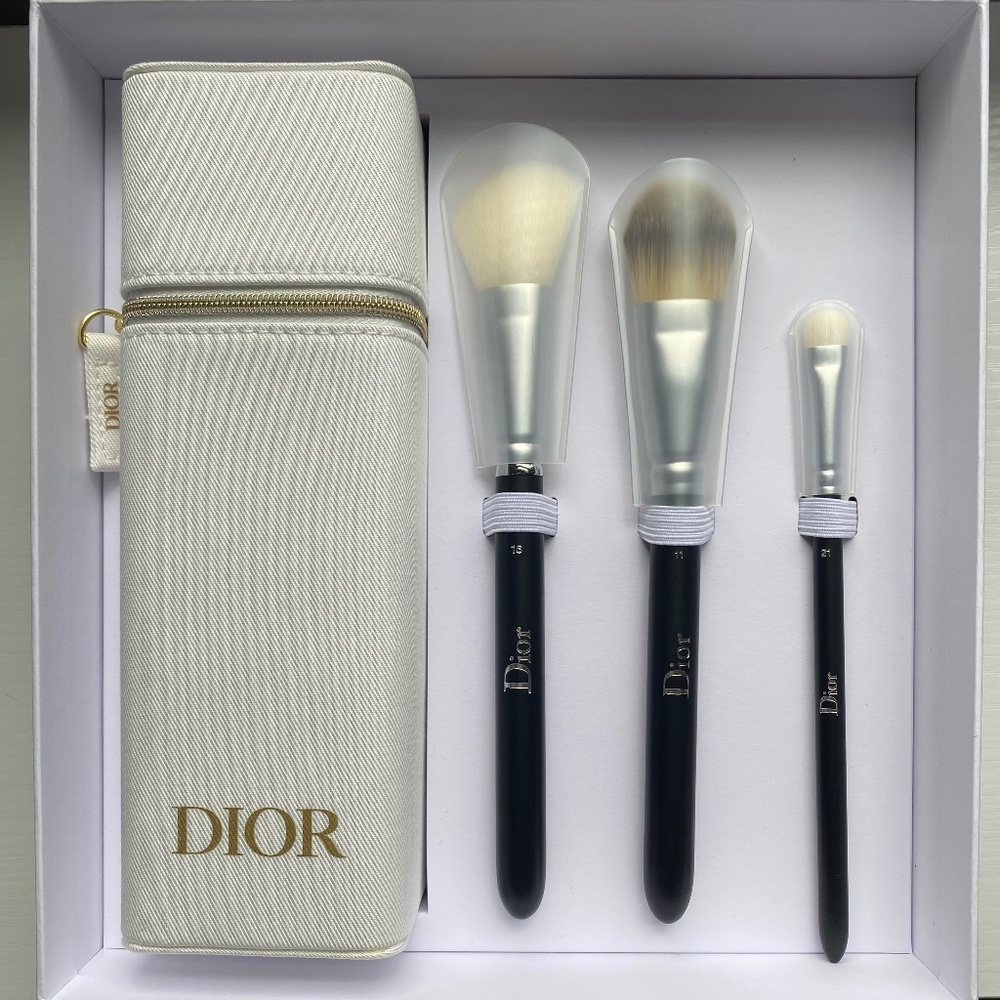 DIOR Beauty Brush Set with Zipper Case 4pc Set NEW! 2025 Silver Welcome Gift